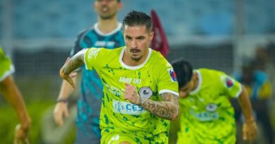 jamie maclaren in traning