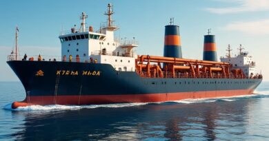 Russian oil tanker changes course in the middle of the sea, seven ships from China to India